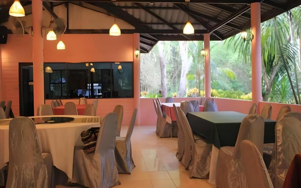 Natural Park Resort De Wang Thong Phitsanulok Exterior photo